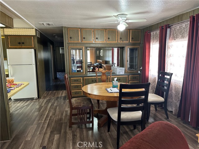 332 N LYON Avenue, Hemet CA: https://media.crmls.org/medias/7815e1ef-b03e-43fe-a62d-7dd16c9a7378.jpg