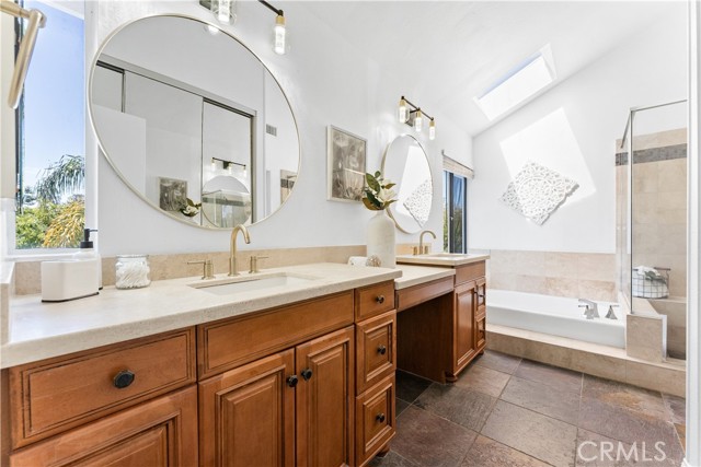 24652 Ashland Drive, Laguna Hills CA: https://media.crmls.org/medias/7816239d-59ed-42ee-a9cd-d4c14a4f0e75.jpg