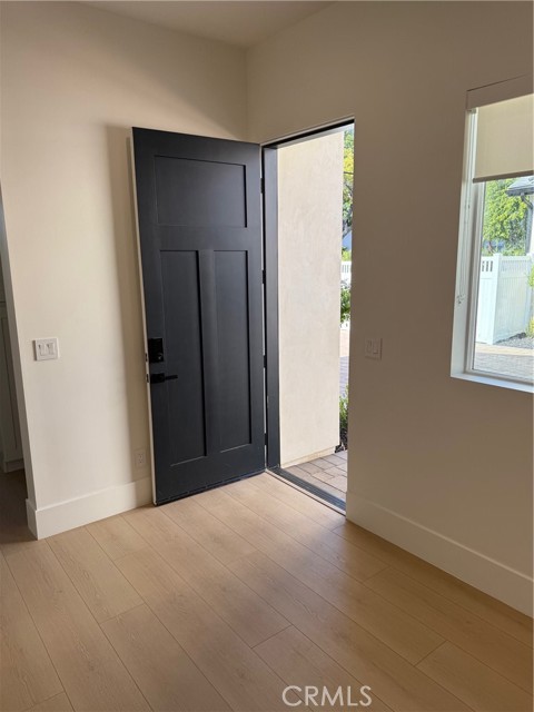 Detail Gallery Image 5 of 28 For 8546 Vanalden, Northridge,  CA 91324 - 2 Beds | 1 Baths