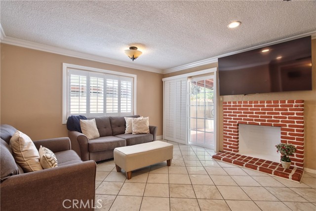 Detail Gallery Image 12 of 62 For 1702 S King St, Santa Ana,  CA 92704 - 3 Beds | 2 Baths