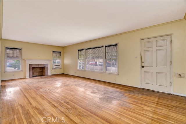 Detail Gallery Image 7 of 26 For 501 S Lake St, Burbank,  CA 91502 - 2 Beds | 1 Baths