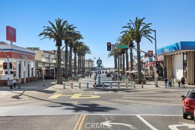 1025 Manhattan Avenue, Hermosa Beach, California 90254, 4 Bedrooms Bedrooms, ,4 BathroomsBathrooms,Residential,Sold,Manhattan,SB24033002