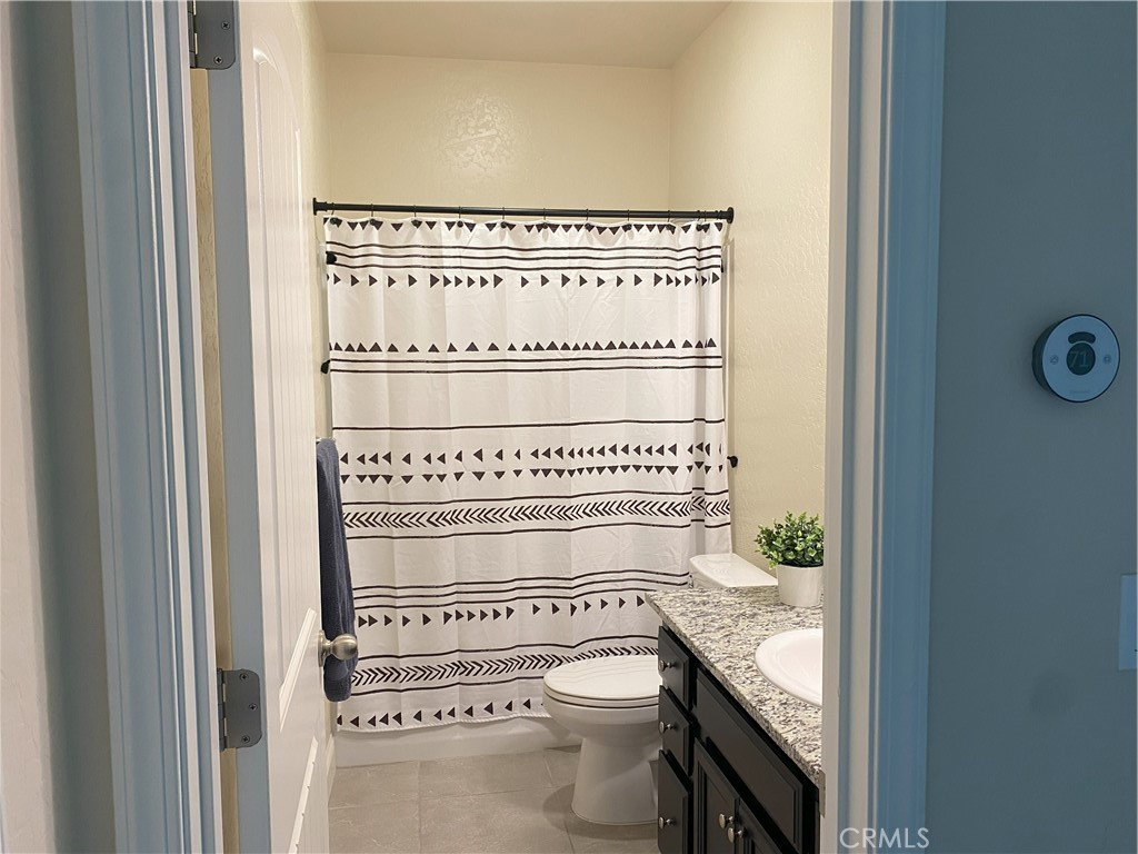 https://media.crmls.org/medias/7819275a-43c6-4156-be13-441b64dfa12f.jpg?preset=X-Large