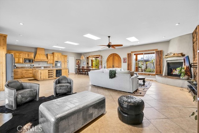 7423 Juniper Road, Joshua Tree CA: https://media.crmls.org/medias/781932c2-4d2c-4d6a-b3f8-1eb46b123adf.jpg