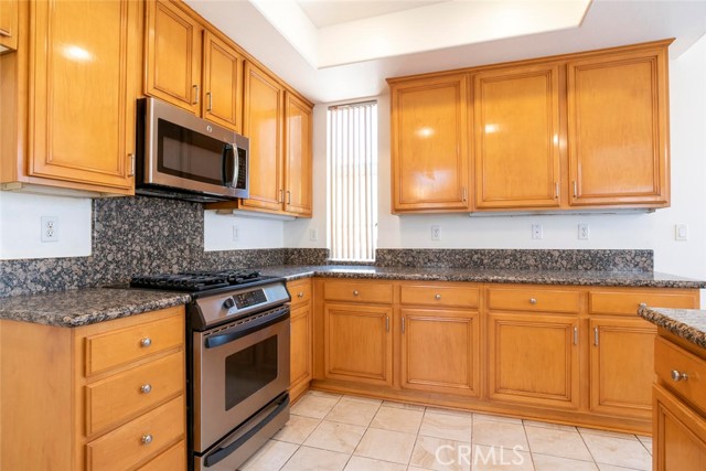 Detail Gallery Image 9 of 28 For 1574 River Wood Ct, Simi Valley,  CA 93063 - 3 Beds | 2/1 Baths