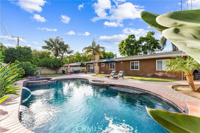 1646 E 15th Street, Santa Ana CA: https://media.crmls.org/medias/781ae634-b8ad-473b-94e8-3e34523bc76f.jpg