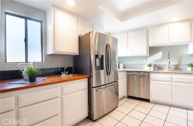 18202 Kingsdale Avenue, Redondo Beach, California 90278, 2 Bedrooms Bedrooms, ,1 BathroomBathrooms,Residential,Sold,Kingsdale,WS22015615