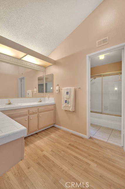 Large Master Bath. Dual Sinks. New Faucets & Fixtures. Airy Open Ceiling.