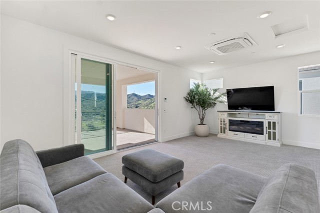 Detail Gallery Image 38 of 53 For 26712 Afton Ln, Valencia,  CA 91381 - 4 Beds | 3/1 Baths