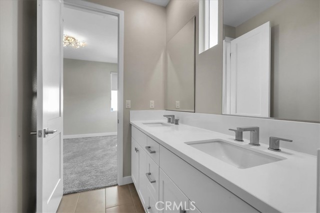 670 Athos, Lake Forest CA: https://media.crmls.org/medias/781ea4c3-3a88-4e05-b8d5-27adf2ab9891.jpg