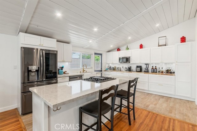 Detail Gallery Image 9 of 34 For 16750 Septo, Northridge,  CA 91343 - 5 Beds | 3 Baths