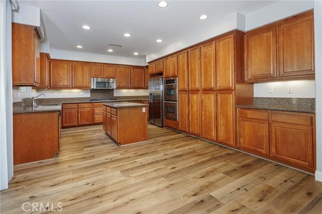 Detail Gallery Image 4 of 28 For 32056 Red Mountain, Temecula,  CA 92592 - 4 Beds | 2/1 Baths