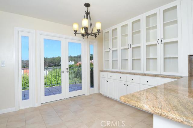 Detail Gallery Image 6 of 17 For 345 Palos Verdes Dr, Palos Verdes Estates,  CA 90274 - 4 Beds | 4 Baths