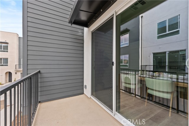 Detail Gallery Image 2 of 25 For 9429 N Sepulveda Blvd. #3,  North Hills,  CA 91343 - 2 Beds | 2/1 Baths