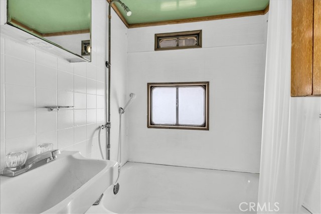 8427 Rock Haven Road, Joshua Tree CA: https://media.crmls.org/medias/7822664c-8a38-4b0f-b18a-11e4555eff6d.jpg