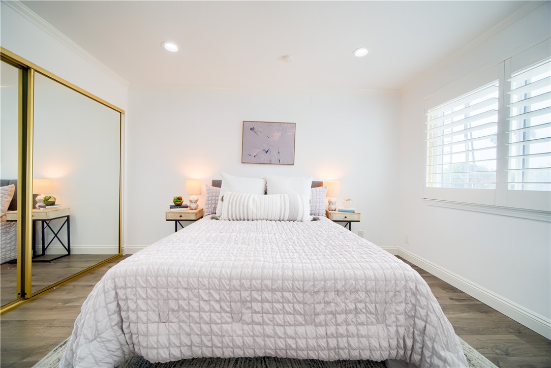 Detail Gallery Image 14 of 40 For 16255 Pacific Cir #105,  Huntington Beach,  CA 92649 - 3 Beds | 4 Baths