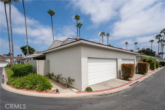 8115 Woolburn Dr, Huntington Beach, CA 92646