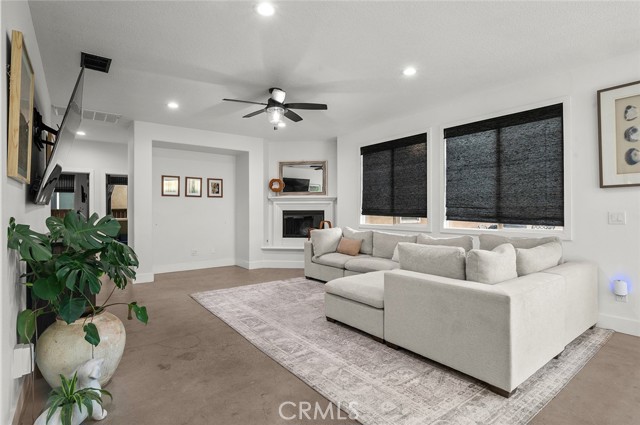 Detail Gallery Image 7 of 44 For 6945 Cedar Creek Rd, Corona,  CA 92880 - 4 Beds | 2 Baths