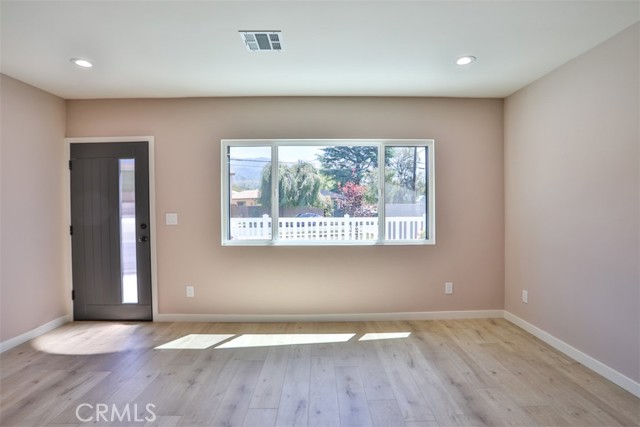 2111 Scott Road, Burbank CA: https://media.crmls.org/medias/782463ae-248f-4499-b9c0-8fe1cd872ca0.jpg