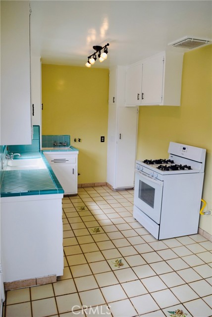Detail Gallery Image 14 of 27 For 960 W 24th St, San Pedro,  CA 90731 - 1 Beds | 1 Baths