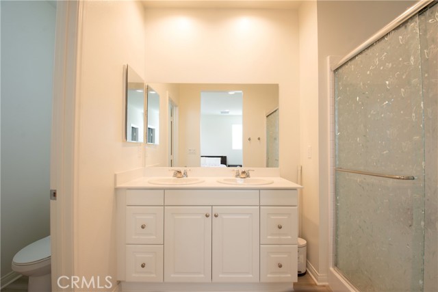 Detail Gallery Image 32 of 38 For 2118 Lacy Crossing Dr, Santa Ana,  CA 92701 - 4 Beds | 3/1 Baths