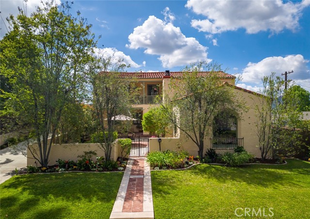 752 Glenview, Glendale CA: https://media.crmls.org/medias/7826a93f-dc4f-43fc-b73f-537bb4a00a41.jpg