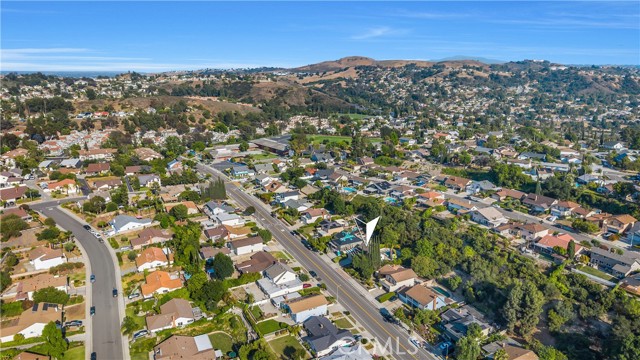 23928 Sunset Crossing Road, Diamond Bar CA: https://media.crmls.org/medias/7826cede-68da-4501-b768-56ee2ba4edc5.jpg