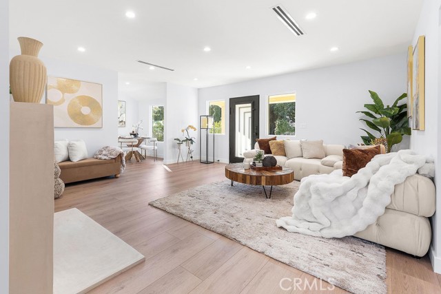 Detail Gallery Image 14 of 53 For 5700 Vista Del Monte, Sherman Oaks,  CA 91411 - 3 Beds | 2 Baths