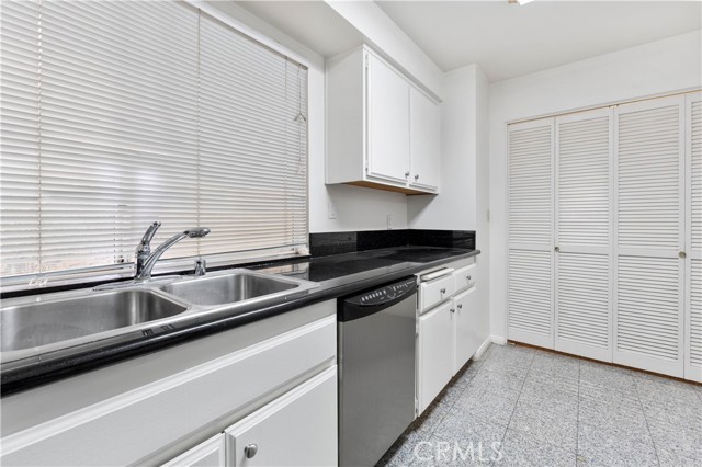 Detail Gallery Image 8 of 23 For 451 S Oakland Ave #4,  Pasadena,  CA 91101 - 2 Beds | 2/1 Baths