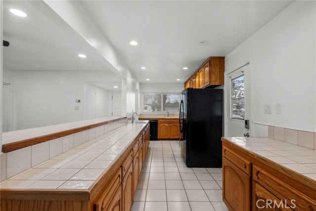 Detail Gallery Image 16 of 37 For 1529 E Avenue Q6, Palmdale,  CA 93550 - 4 Beds | 2 Baths