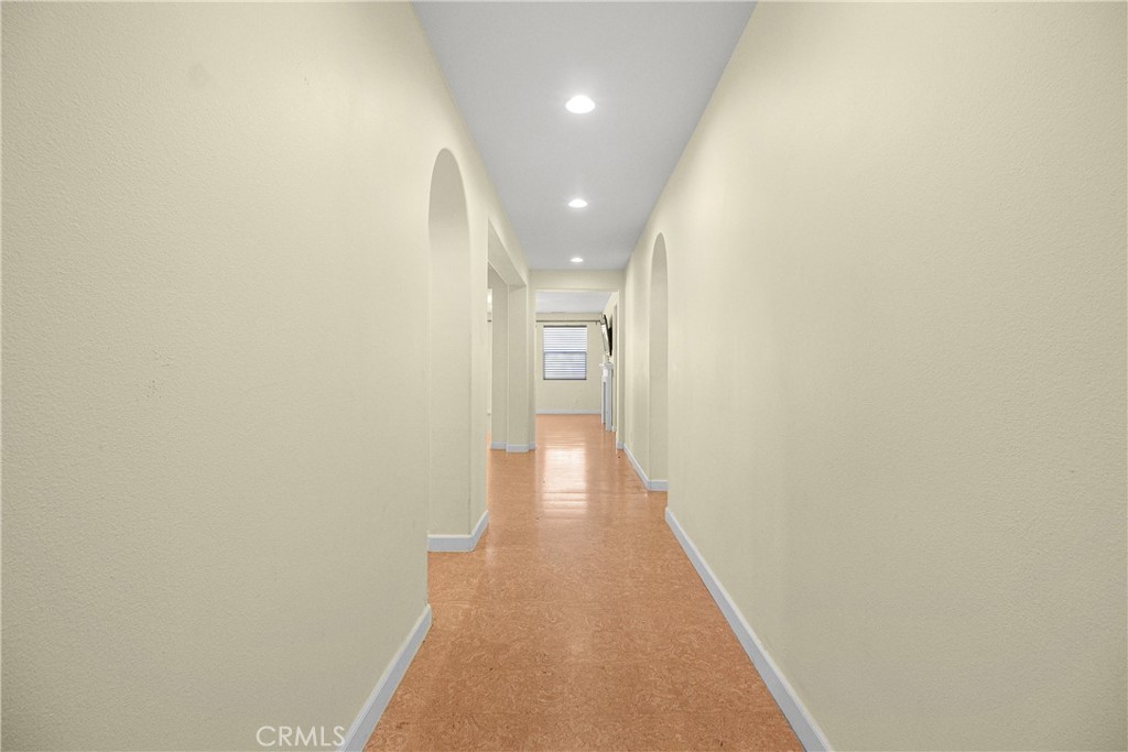 https://media.crmls.org/medias/7828df25-240f-496f-8e3d-2d4eab3598fe.jpg?preset=X-Large
