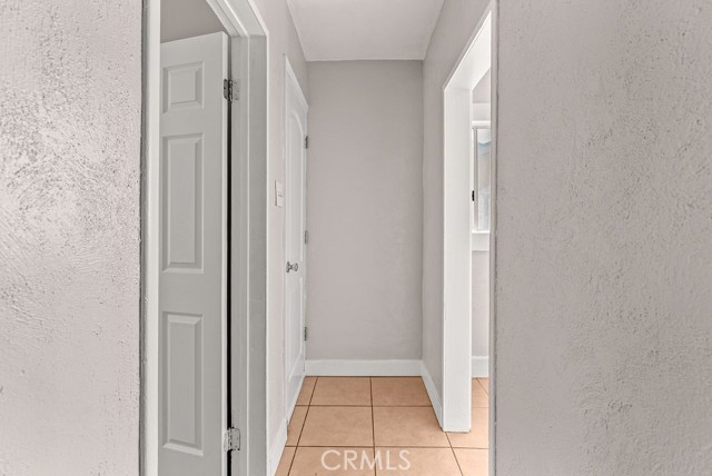 2820 E 6th Street, Los Angeles CA: https://media.crmls.org/medias/78296c4a-f195-47be-94fb-0fc27743ac08.jpg