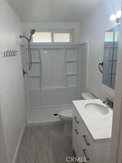 Detail Gallery Image 6 of 7 For 2447 Grove Ave, Corona,  CA 92882 - 2 Beds | 1 Baths