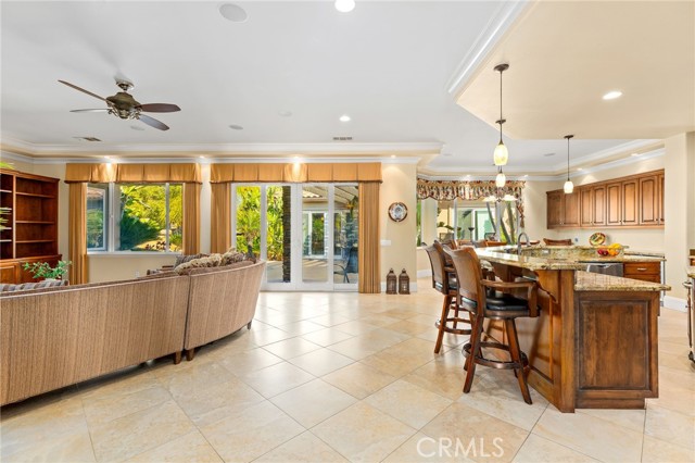 Detail Gallery Image 16 of 68 For 22928 San Joaquin, Canyon Lake,  CA 92587 - 4 Beds | 4/2 Baths