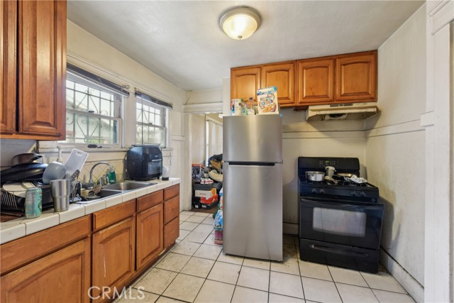 Detail Gallery Image 6 of 11 For 231 W 88th St, Los Angeles,  CA 90003 - – Beds | – Baths