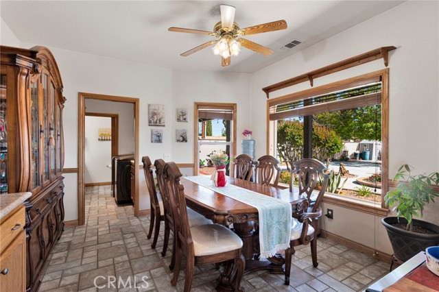 Detail Gallery Image 17 of 56 For 19985 Red Feather, Apple Valley,  CA 92307 - 3 Beds | 2/1 Baths