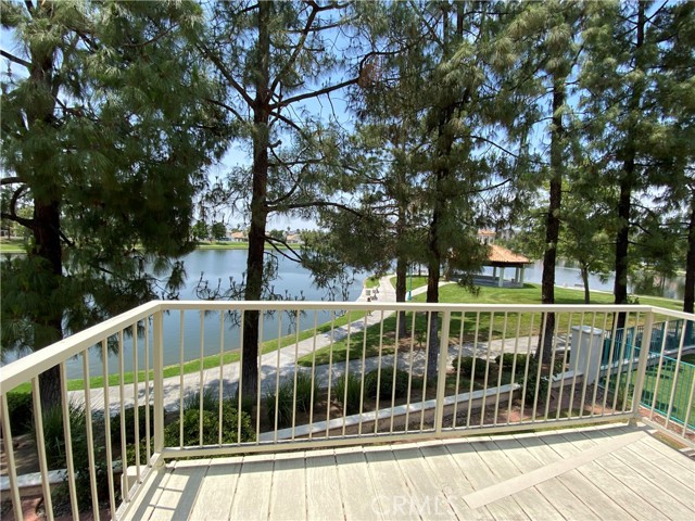 28562 Brige Water Lane, Menifee CA: https://media.crmls.org/medias/782d24d5-7299-483f-a17a-26b8f99bb028.jpg