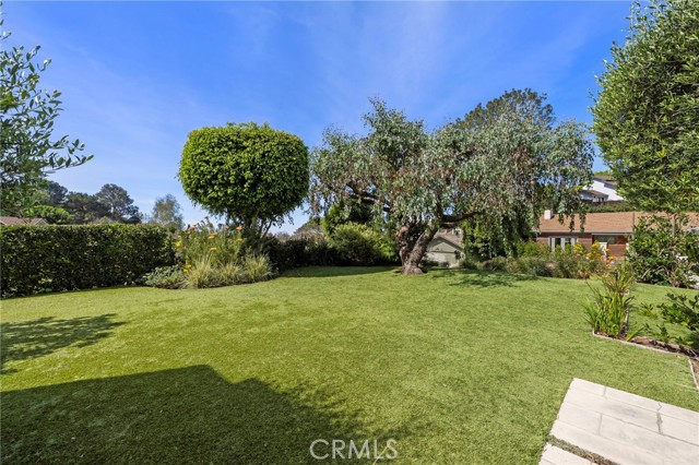 Detail Gallery Image 3 of 41 For 3121 Bern Dr, Laguna Beach,  CA 92651 - 5 Beds | 2/1 Baths