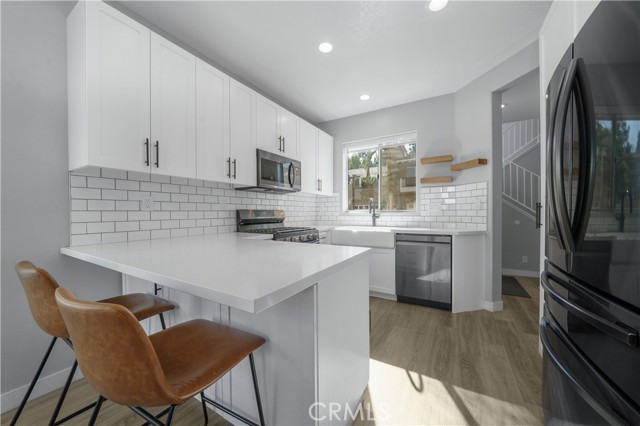 11544 Treeview Court, Moorpark CA: https://media.crmls.org/medias/782db2fa-8c03-4c5a-90a9-a124b4e4b383.jpg