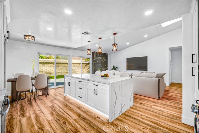 Detail Gallery Image 9 of 23 For 17472 Bellport Cir, Huntington Beach,  CA 92649 - 3 Beds | 2 Baths