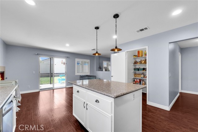 Detail Gallery Image 12 of 31 For 4519 Ferngreen, Hemet,  CA 92545 - 5 Beds | 2/1 Baths