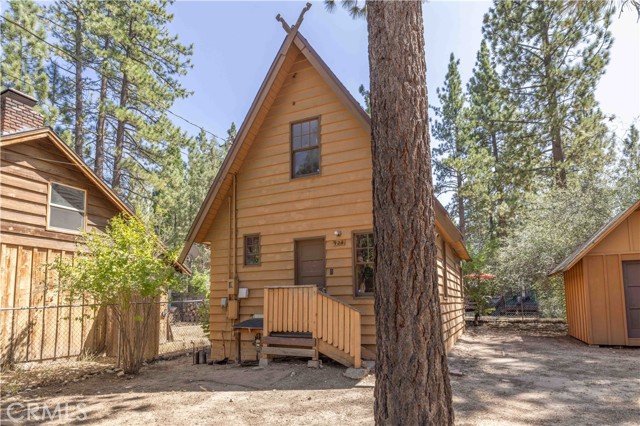 Detail Gallery Image 4 of 25 For 924 W Rainbow Bld, Big Bear City,  CA 92314 - 2 Beds | 1 Baths