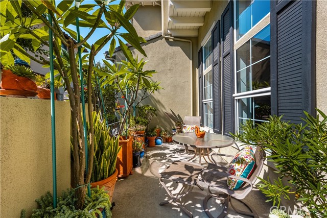 92 Chula Vista, Irvine CA: https://media.crmls.org/medias/782ff73a-5d85-4390-aff9-9e08b19e6924.jpg
