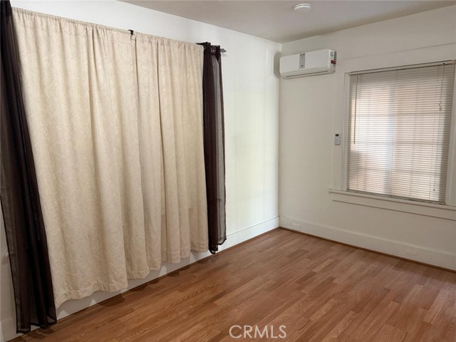 Detail Gallery Image 6 of 10 For 425 Vine St, Glendale,  CA 91204 - 3 Beds | 1 Baths