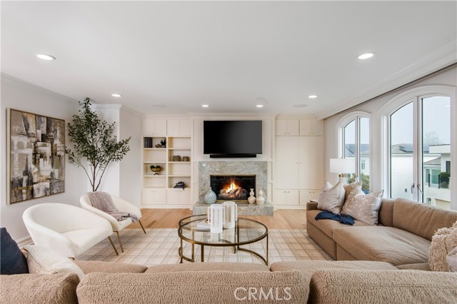 Detail Gallery Image 15 of 51 For 250 Poppy Ave, Corona Del Mar,  CA 92625 - 4 Beds | 3/1 Baths