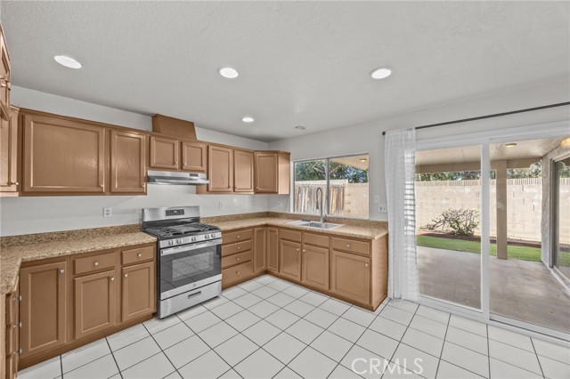 Detail Gallery Image 12 of 43 For 13065 San Clemente Ln, Chino,  CA 91710 - 4 Beds | 2 Baths