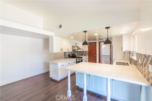 Detail Gallery Image 9 of 63 For 1229 Coventry Dr, Thousand Oaks,  CA 91360 - 4 Beds | 4 Baths