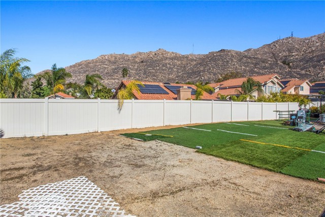 Detail Gallery Image 35 of 41 For 21200 Lands End, Moreno Valley,  CA 92557 - 4 Beds | 3 Baths