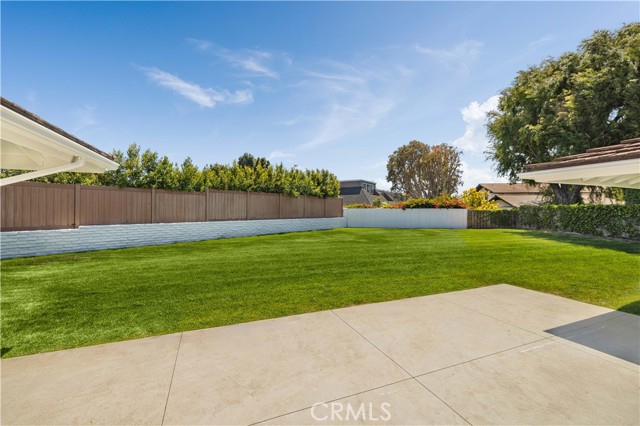 Detail Gallery Image 11 of 14 For 807 Aldebaran Cir, Newport Beach,  CA 92660 - 6 Beds | 3/1 Baths