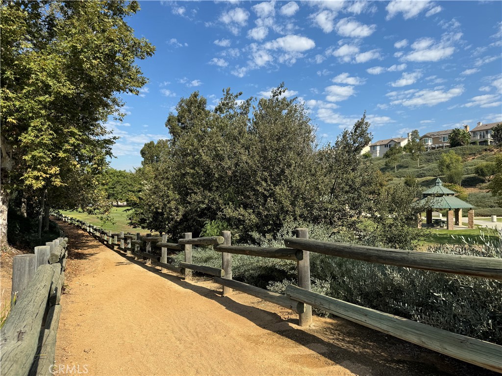 https://media.crmls.org/medias/7835e87a-f7cb-48c3-9957-0f28c8e1ecde.jpg?preset=X-Large